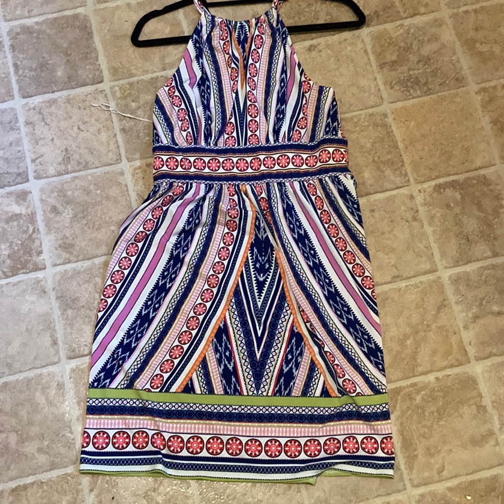 Womens medium dress. Soft fabric and flowy material